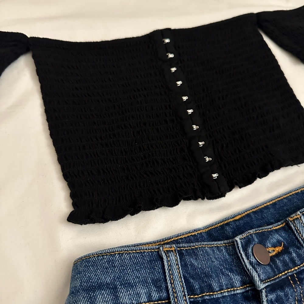 BUNDLE OF 3 Green Black and White Off the Shoulder Crop Top Size Small - Picture 3 of 11